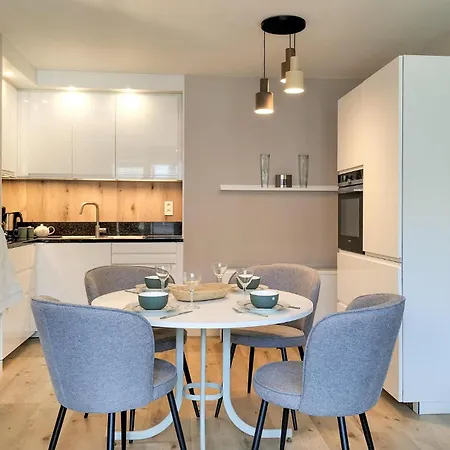 1 Bedroom Lovely In *